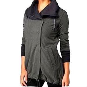 Lululemon Gratitude Wrap size 10